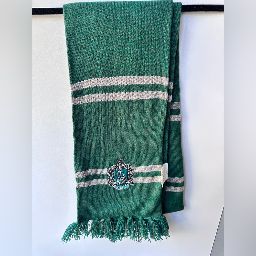 Winter/Fall Harry Potter Slytherin House Scarf – Green & Silver